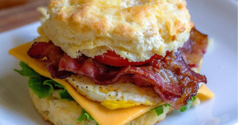 Low-Calorie Fast Food Breakfast